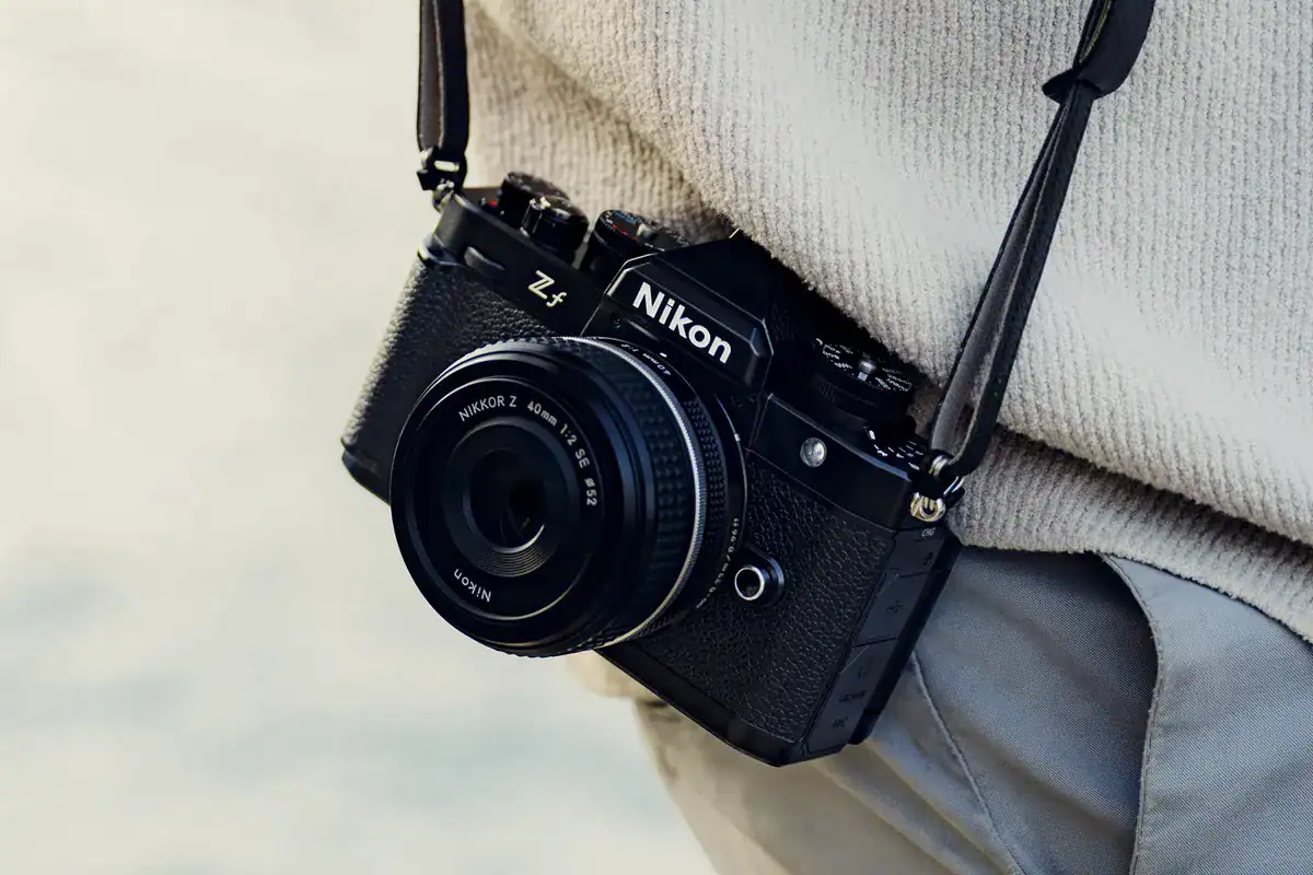 Cámara Nikon Zf: La revolución retro del futuro mirrorless en 2025