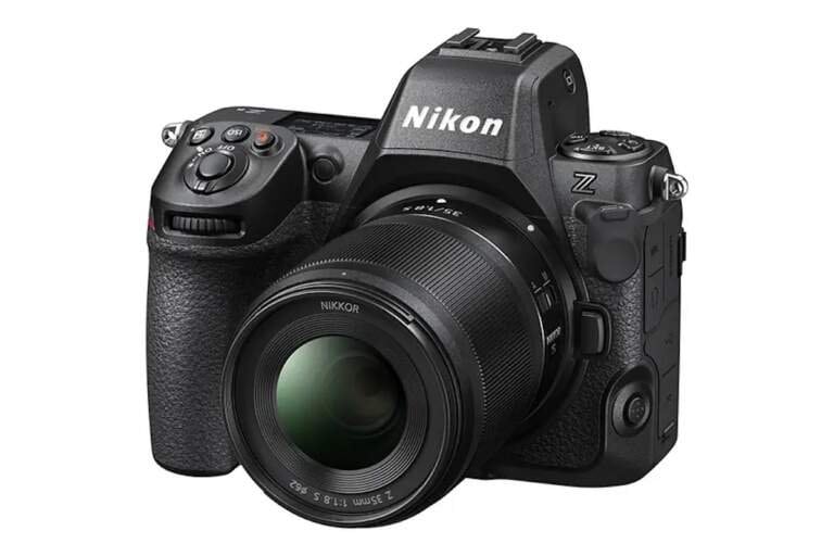 Nikon Z8 Firmware 3.10: La actualización de firmware 3.10 para la Nikon Z8 soluciona problemas críticos con la salida HDMI para monitores externos y preserva importantes configuraciones de usuario.