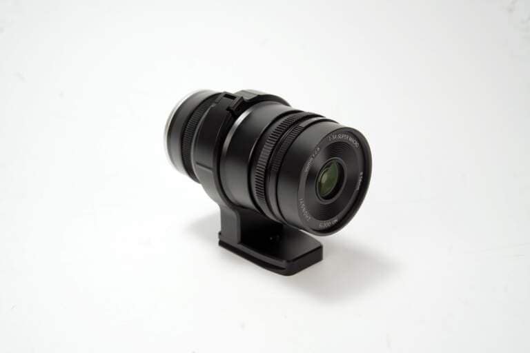 Objetivo Mitakon 55mm f/2.8 Macro 1-5X de ZY Optics con anillo LED para fotografía macro extrema hasta 5X de magnificación