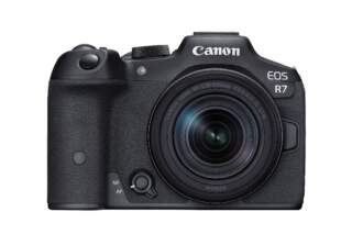 Canon EOS R7 Mark II: todo lo que se sabe sobre su posible lanzamiento en 2026