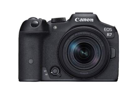 Canon EOS R7 Mark II: todo lo que se sabe sobre su posible lanzamiento en 2026