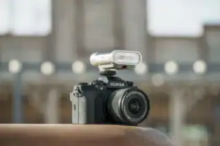 Viltrox Z1 Pro: Flash retro compacto con TTL y HSS para Canon, Nikon, Sony y Fujifilm